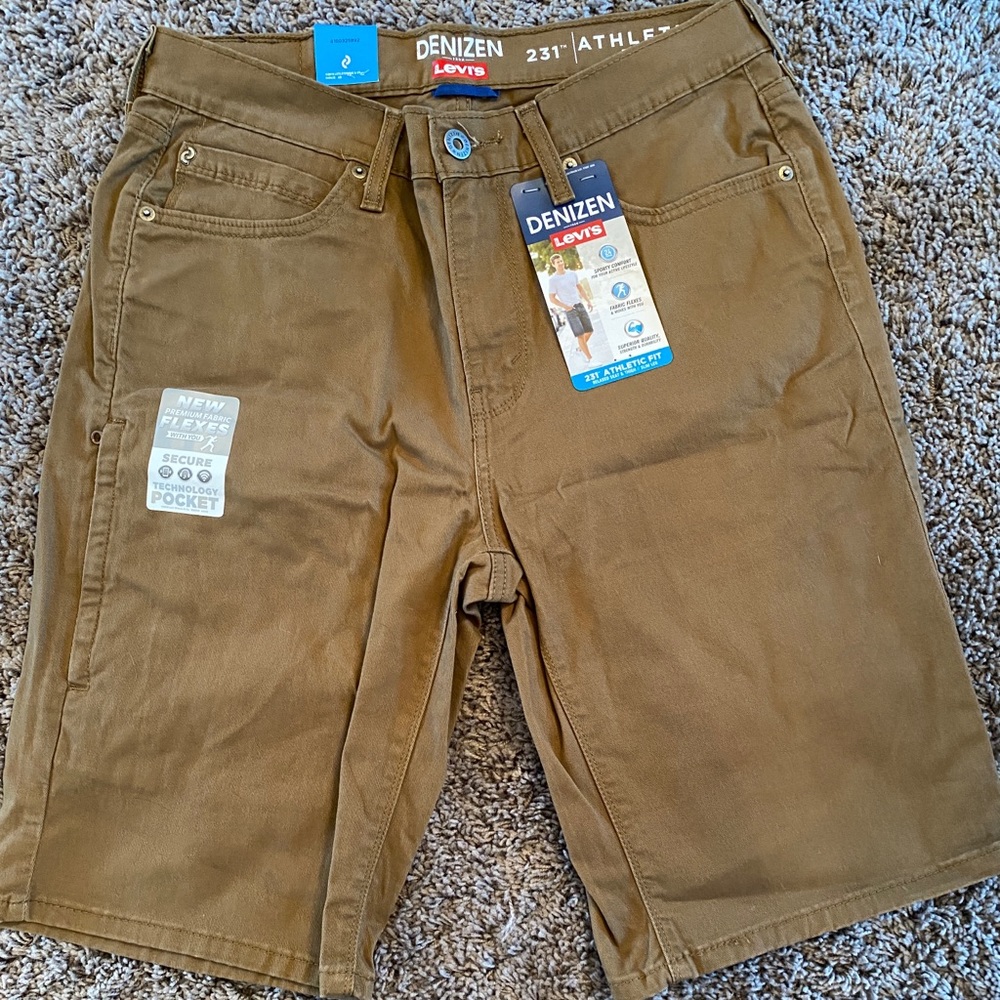 Mens Levi Shorts size 30. New.